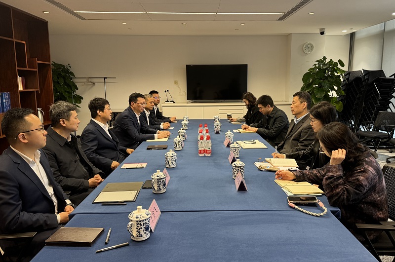 291711674931919206.jpg 3月27日 公司党委书记、董事长姚卫东带队造访中国信托业协会党委书记刘峰.jpg