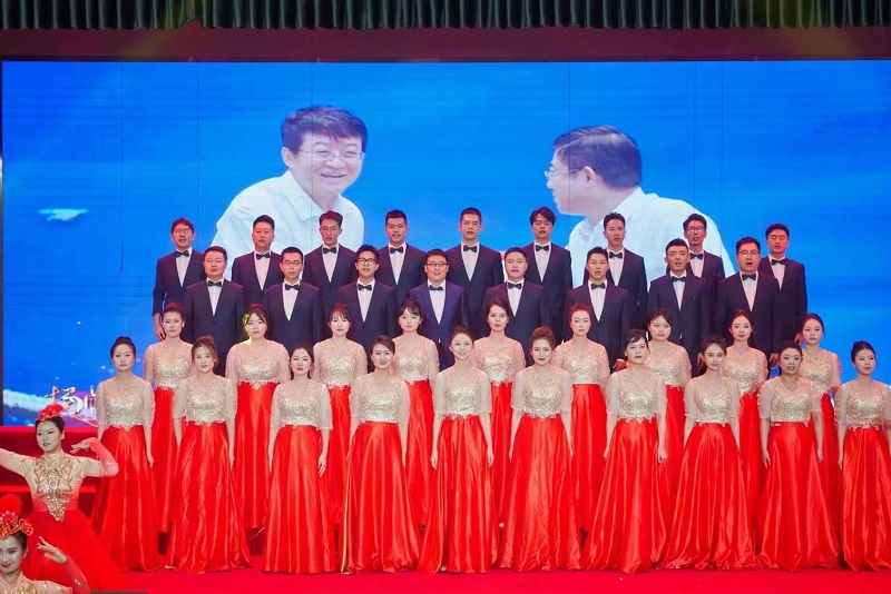 081728358112111041.jpg 赞美角逐1.jpg